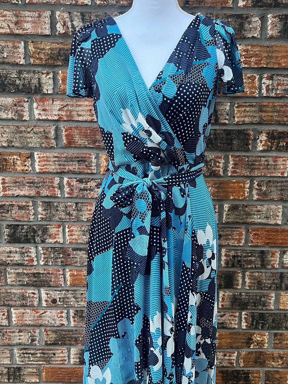 DKNY Helen Black/Blue floral wrap dress size 8